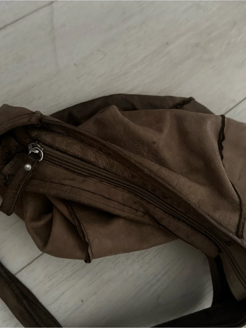 Sundance Italy taupe leather single strap purse/hobo/bucket bag